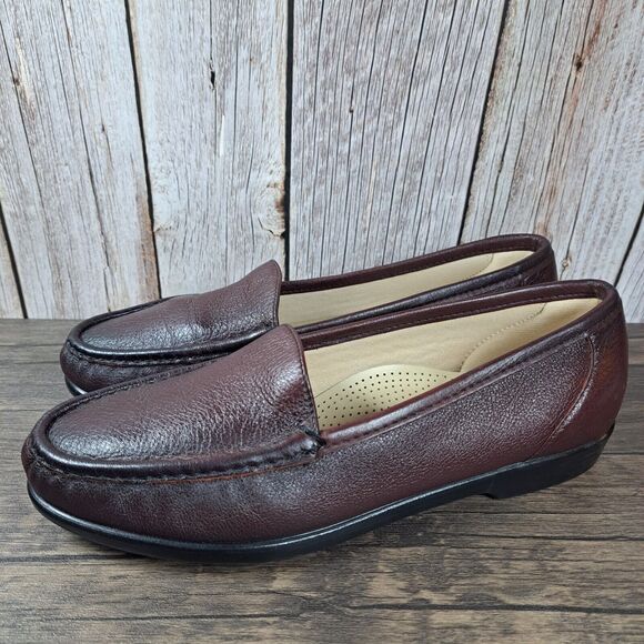 SAS Simplify Slip-On Loafer Women's Sz 9 M Antique Wine Tripad Comfort Footbed - Picture 1 of 9